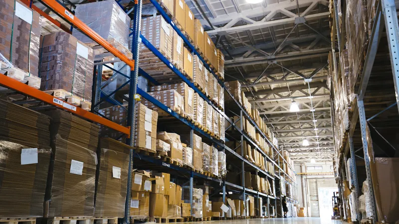 Logistics & Warehouse